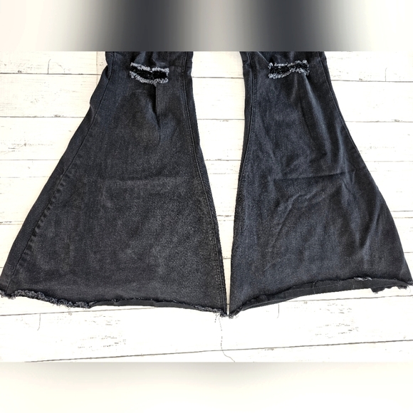 Shyanne Western Cowgirl Black Distressed Flare Bell Bottoms Stretchy Denim Jeans - Picture 4 of 16